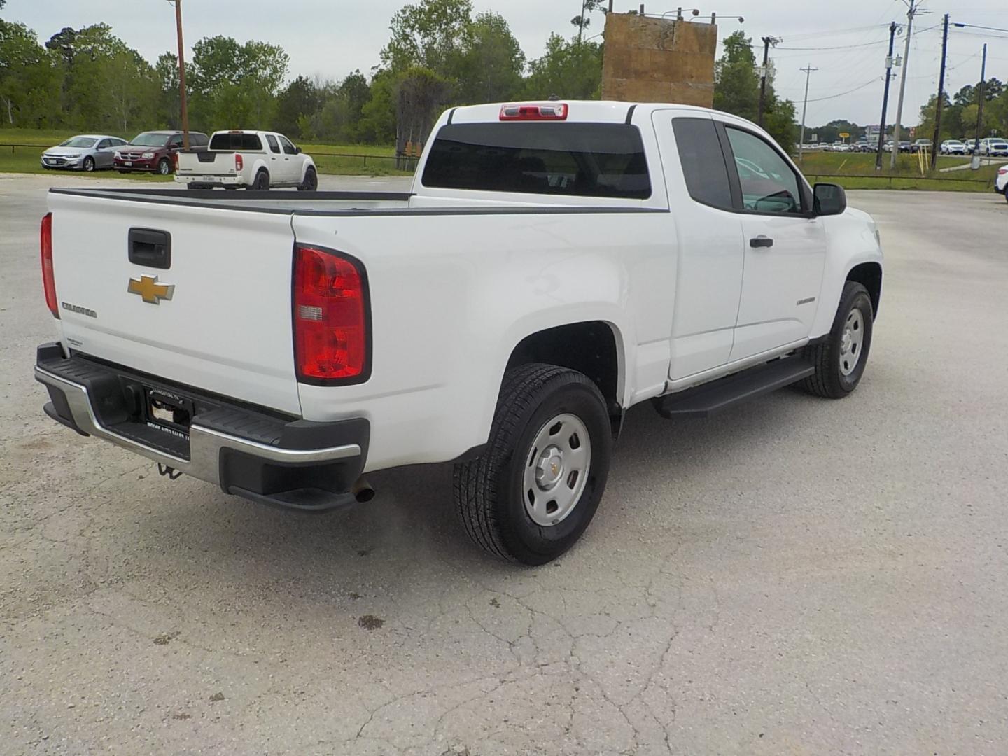 2018 White /Gray Chevrolet Colorado Work Truck Ext. Cab 2WD (1GCHSBEA6J1) with an 2.5L L4 DOHC 16V GAS engine, 6A transmission, located at 1617 W Church Street, Livingston, TX, 77351, (936) 327-3600, 30.710995, -94.951157 - Awesome little work truck! - Photo#6